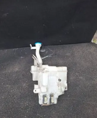 Suzuki Grand Vitara II Windshield washer fluid reservoir/tank