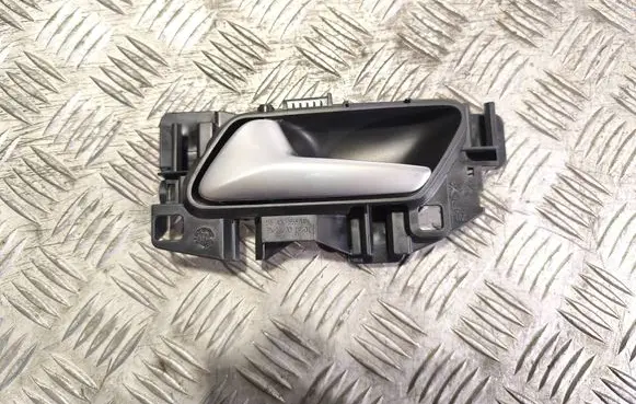 Peugeot 208 Front door interior handle 98201553