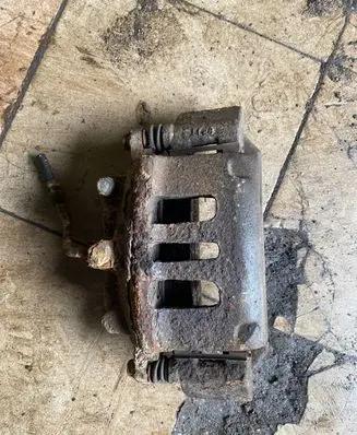 Chrysler Pacifica Front brake caliper