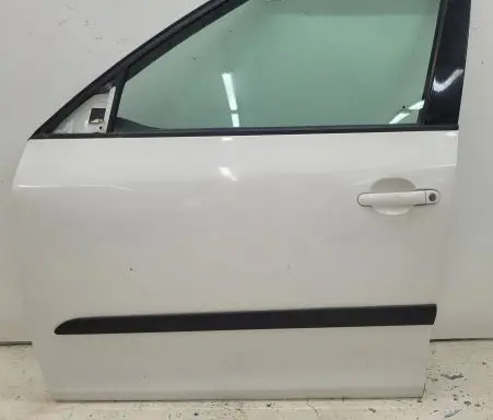 Skoda Fabia Mk2 (5J) Front door