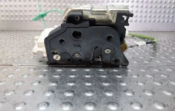 Audi Q3 8U Front door lock S26372393 8J1837016B