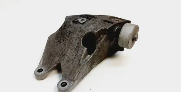 BMW 5 G30 G31 Engine mounting bracket 6864593 6861563