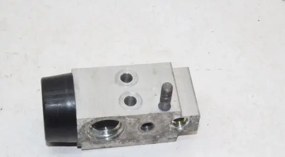 KIA Optima Air conditioning (A/C) expansion valve 52392890 F108TFAAB02