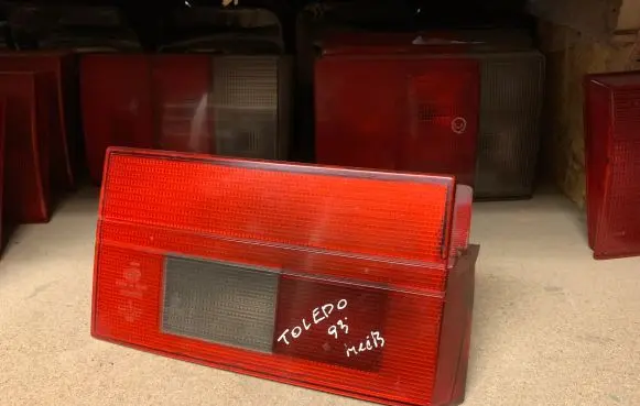 Seat Toledo I (1L) Rear/tail lights 931603