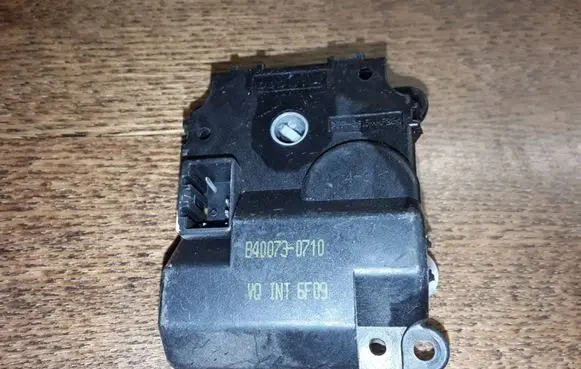 KIA Carens I Air flap motor/actuator B400730710
