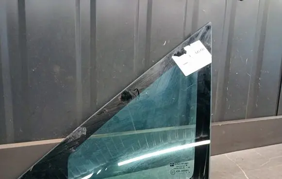 Fiat Ulysse Front triangle window/glass 