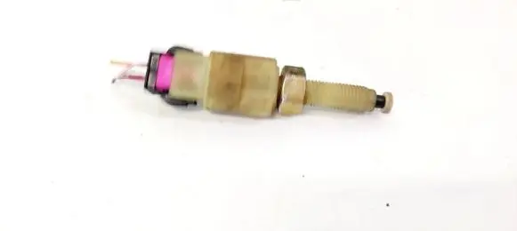 Volkswagen PASSAT B5 Brake pedal sensor switch 4A0945515A