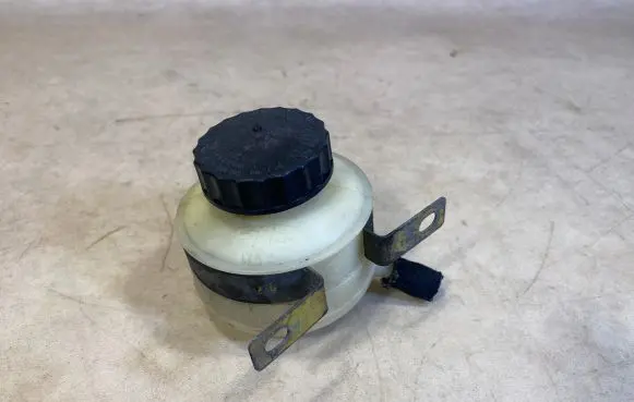 Mercedes-Benz G W461 W463 1st Gen Fuel expansion tank A4633530104