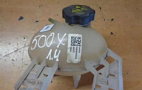 Fiat 500X Coolant expansion tank/reservoir 00519405830