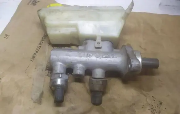 Volkswagen Sharan Master brake cylinder 7M3611303