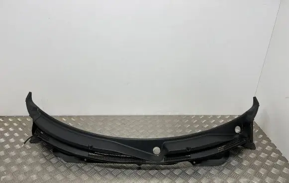 Suzuki Swift III Wiper trim 7233153R0