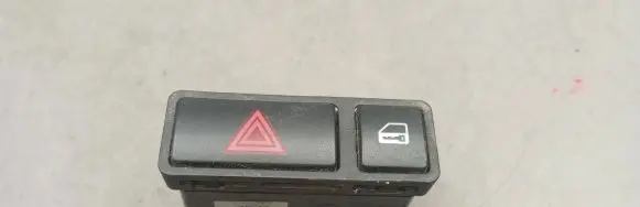 BMW 3 E46 Hazard light switch 8368920
