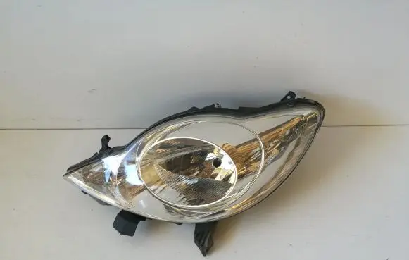 Peugeot 107 Headlight/headlamp 811500H030