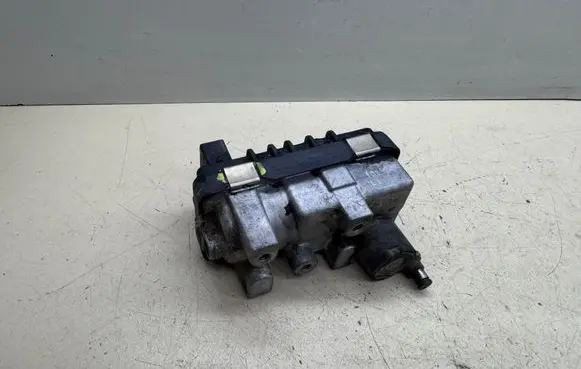 Volkswagen Touareg I Turbine electric control actuator 730314 6NW009228