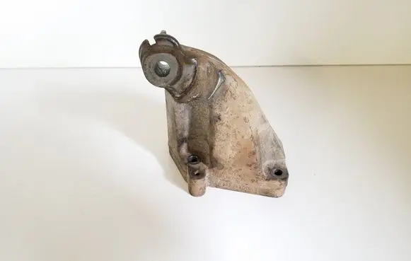 Mercedes-Benz E W211 Engine mounting bracket A6422230104