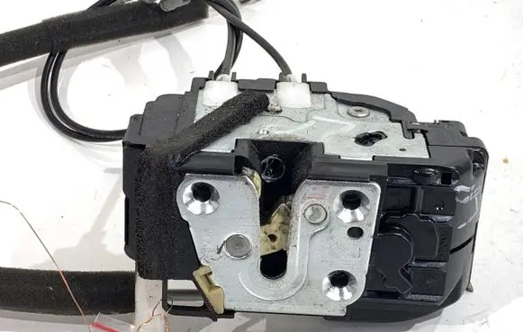 Nissan Versa Front door lock