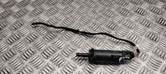 BMW X5 F15 Headlight washer pump 7340773