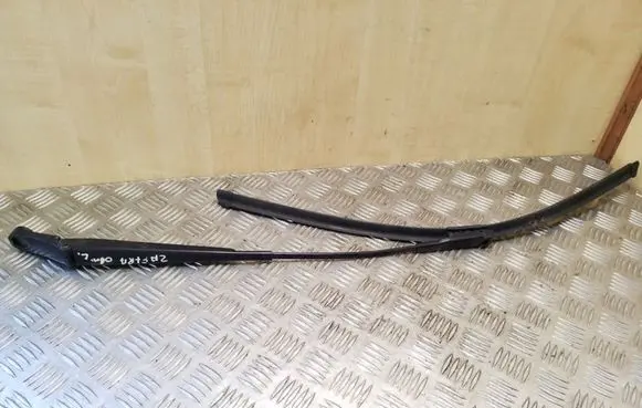 Opel Zafira B Front wiper blade arm