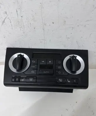 Audi A3 S3 8P Climate control unit 8P0820043J