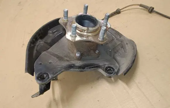 Nissan Leaf II (ZE1) Rear wheel hub