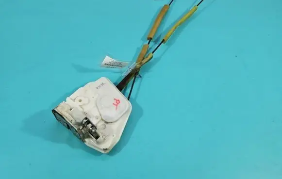 Mazda 6 Rear door lock 3110D0490 IMPRK1414317