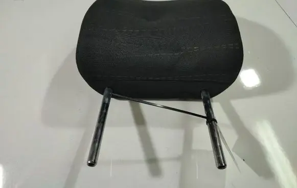 Toyota Yaris Front seat headrest 