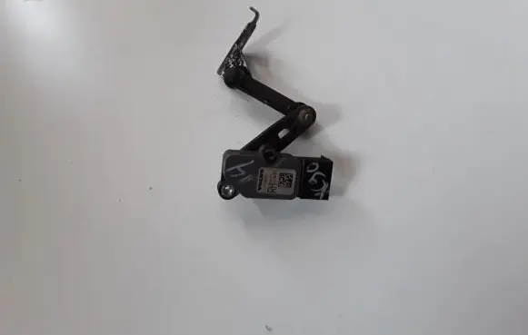 Volvo XC90 Rear air suspension level height sensor 31406563