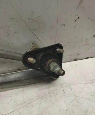 Volvo S40, V40 Front wiper linkage and motor