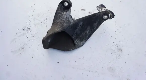 Audi A6 S6 C6 4F Engine mounting bracket 4F0199307N