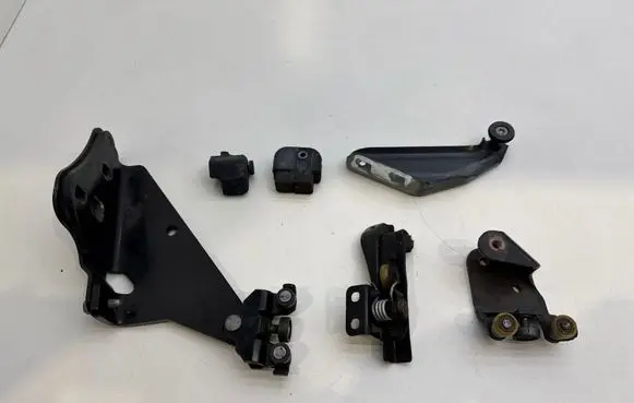 Mercedes-Benz Citan W415 Sliding door upper roller guide/hinge 497626E