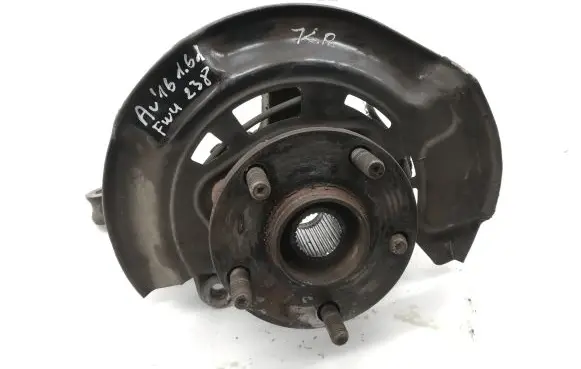 Toyota Avensis T270 Front wheel hub