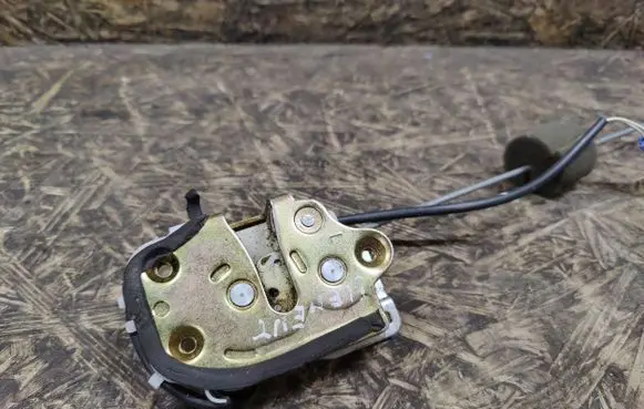 Honda Element Front door lock