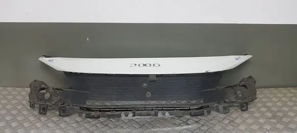 Peugeot 3008 II Front bumper upper radiator grill 9836828477 085971