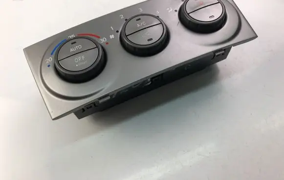 Subaru Forester SG Climate control unit 72311SA011