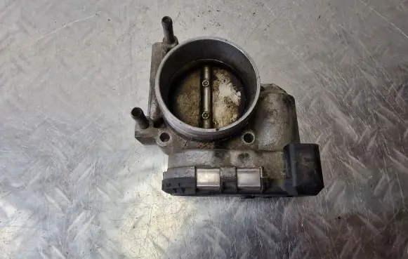 Volkswagen Golf IV Throttle valve 022133062AC