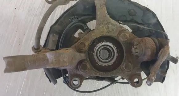 Toyota Prius+ (ZVW40) Front wheel hub 4321112460