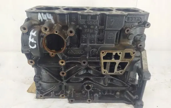 Volkswagen PASSAT B7 Engine block 03L021CA