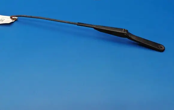Opel Vivaro Front wiper blade arm 7700311585 91165493