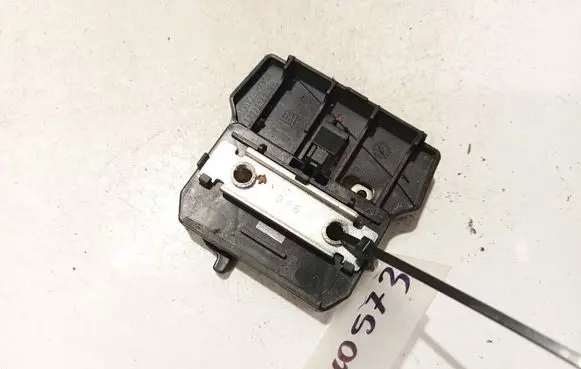 Opel Zafira B Seat back rest lock catch 13235162