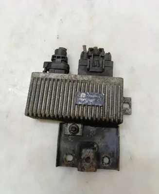 Volvo S40, V40 Glow plug pre-heat relay 7700111525 BRE612