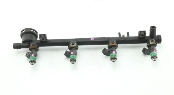 Renault Megane I Fuel injector supply line/pipe 