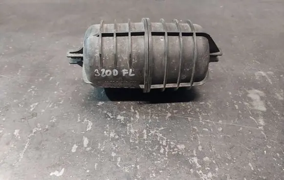 BMW 3 E46 Vacuum air tank 2247620 11652247620
