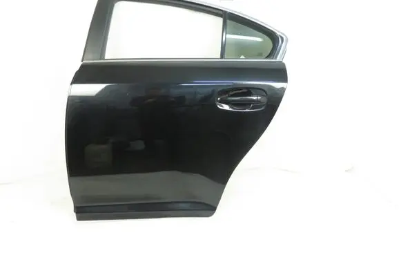 Toyota Avensis T270 Rear door 