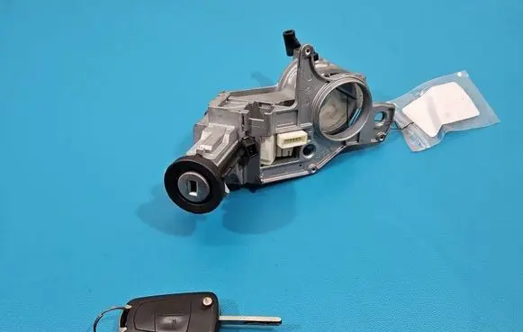 Opel Zafira B Ignition lock 2421430 IMPRK1535682