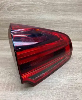 Tailgate rear/tail lights