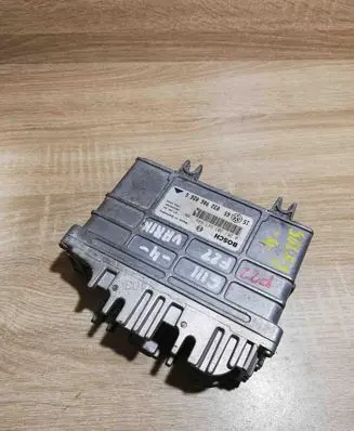 Volkswagen Golf III Engine control unit/module ECU 032906026G 0261203647
