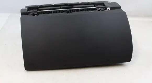 Glove box