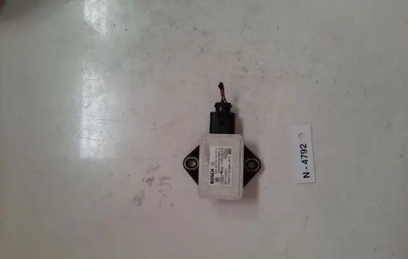 Audi A6 S6 C6 4F ESP acceleration yaw rate sensor 8E0907637B