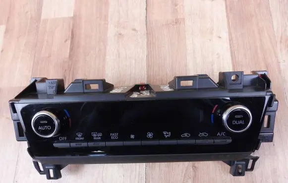 Toyota Yaris Cross Climate control unit 559000DC61