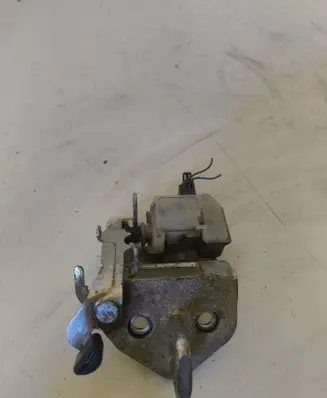 Skoda Octavia Mk2 (1Z) Loading door lock loop/hook striker 806615